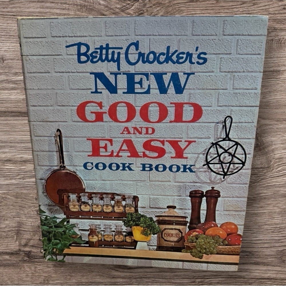 Betty Crocker's NEW GOOD and EASY Cook Book 1962 First Edition, 4th Printing - Picture 1 of 9